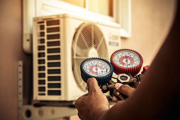Professional Hvac technician working in Nokesville, VA